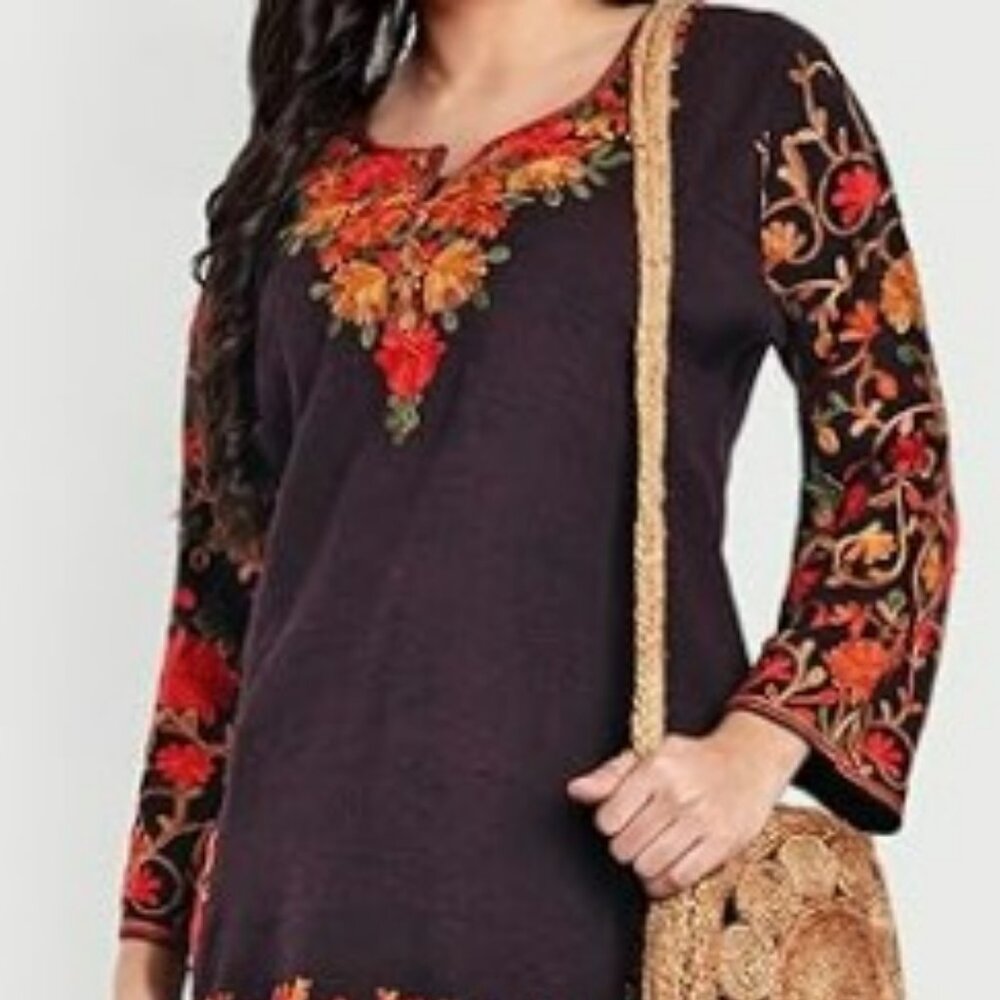 Women’s Woollen Kurta with Embroidery